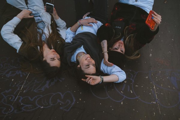 Découvrez les pulls chauds femme indispensables cet hiver