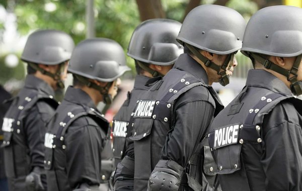 Évolution du style de la tenue police